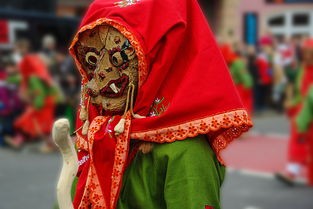 (神行少女官服是哪个国家的)神行少女官服揭秘，探寻古风服饰的独特魅力