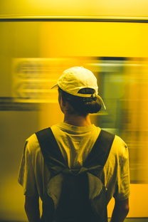 (要走过多少路才能成为一个男人文案)走过多少路，才能成为一个男人——人生旅途中的成长与蜕变